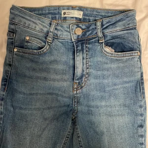Bootcut jeans - Fina blåa bootcut jeans  Bra skick 