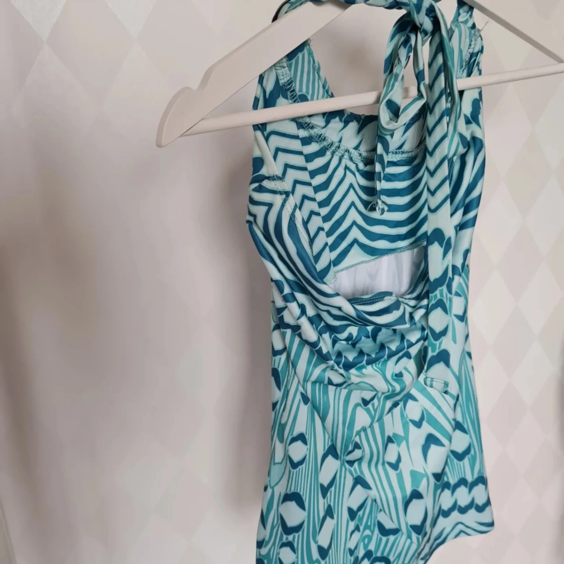 Halterneck turkos linne - 90