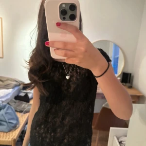 Spetts topp - Skit snygg spetts topp som passar perfekt till fester 💗💗