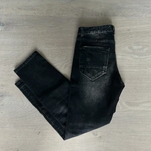 Supply and demand jeans  - Säljer nu mina supply and demand jeans för endast 550!! Hör av er vid funderingar!💪🏽