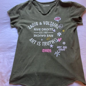 zadig tröja - jättefin tröja från zadig Voltaire som tyvärr ej kommer till användning. Står inte storlek men den skulle nog passa någon som har xxs/xs/s 💞💞