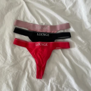 Lounge  - lounge underwear, i modellen bamboo triangle  som tyvärr var för små. Alla tre för 150 kr.