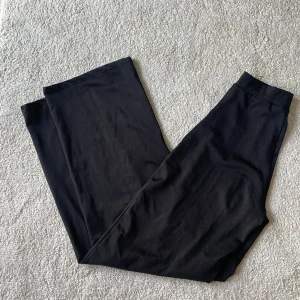 Yoga pants  - Flowiga byxor med vida ben. Supersköna yogapants/mjukisbyxor. 