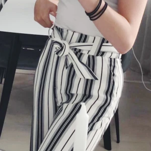 Kostymbyxor - Fina randiga kostymbyxor från HM, för korta för mig som är 172!