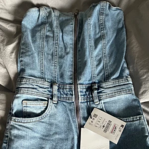 Jeans jumpsuit  - Helt ny! prislapp kvar 