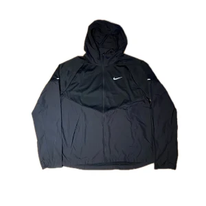 Nike Jacka - Nike träningsjacka, windbreakerliknande. Utmärkt skick, inga brister.