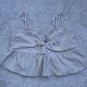 Vit topp - Vit topp som inte kommit till användning!