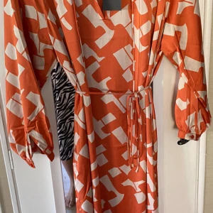 Ny fin klänning  - Ny klänning i storlek S Nypriset är 799