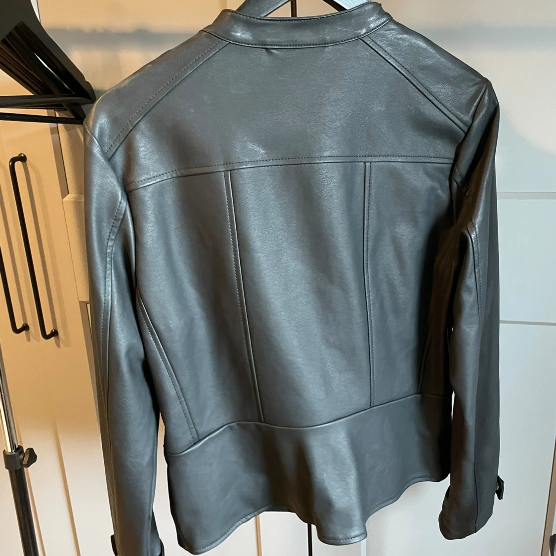 Skinnjacka i PU - 90