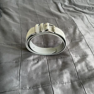 Mocka bälte - Säljer ett helt nytt mocka bälte.