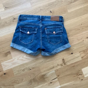 Jeansshorts🥰🙏🏽 - Intressekoll på dessa SUPER snygga vintage jeansshorts😍 
