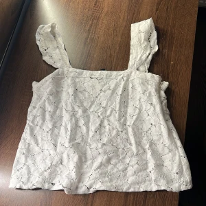 Spetz topp  - Super fint Spetz linne i nysick☺️