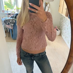 Rosa topp - En fin rosa spets topp från nakd, super snygg (genomskinlig)😍🥰