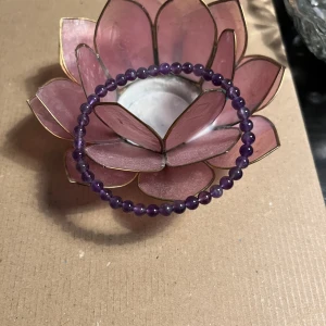 Ametist armband  - Ett klassiskt och tidlöst ametist armband, lika fint på fest som till vardag. Fin kvalite, samt att det är stretchigt och passar alla (: Hör av dig om du har några frågor. <3 Endast Swish 