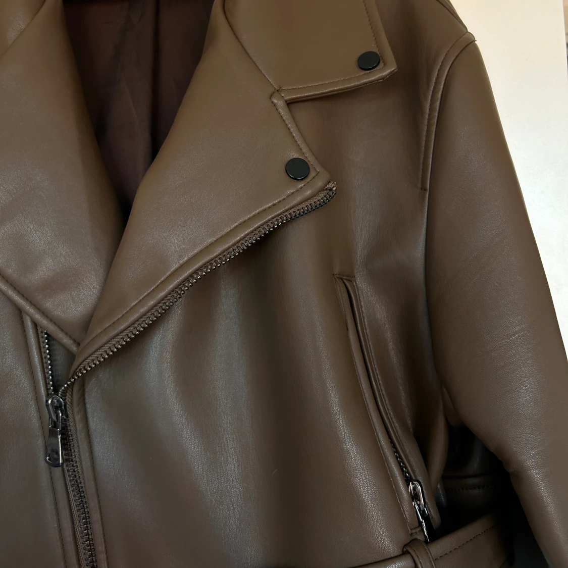 Brun faux läderjacka  - 92