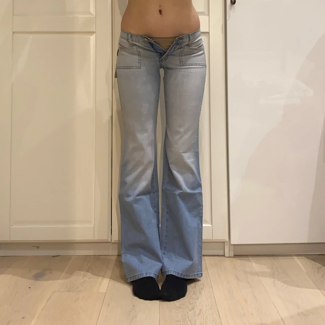 lågmidjade bootcut jeans💕