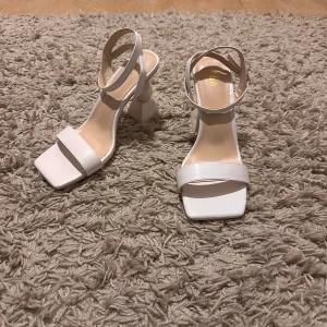 Shein klackskor - Shein skor. I bra skick