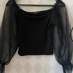 Festtopp - Superfin topp från Gina☺️Perfekt till sommaren eller fest💕