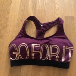 Supersnygg top stl M Ny!!! - Supersnygg topp från New Yorker . Stl M. Helt Ny!!!