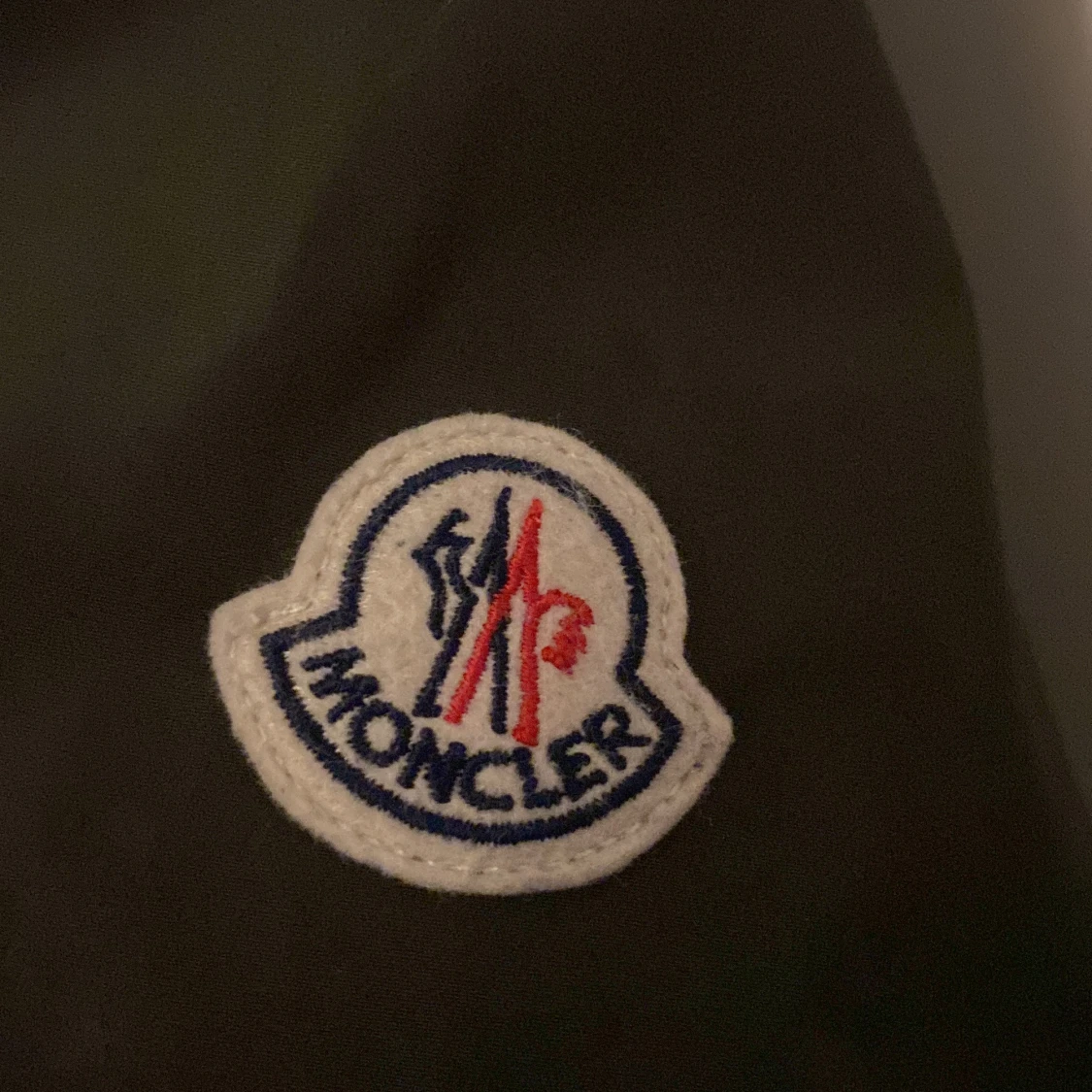 Moncler windbreaker olivgrön - 90