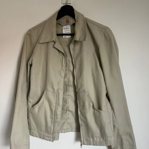 Carhartt jacka  - Säljer en superfin Carhartt jacka i storlek S.   
