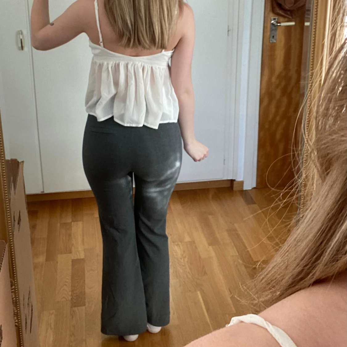 Gråa kostymbyxor  - 90