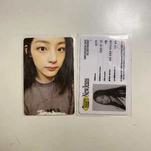 NEW JEANS MINJI PHOTOCARDS - Har dessa Minji photocards som jag säljer! Kan också byta mot vad som helst på andra bilden, annars gäller dessa priser -- 50|40 (kr) // Frakt från 18kr // Skriv till mig om du vill köpa eller byta! 