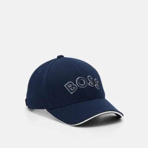 Hugo boss keps - Säljer min boss keps, bara testad och så gott som ny, haft den i 6 månader men bara ej använt den.