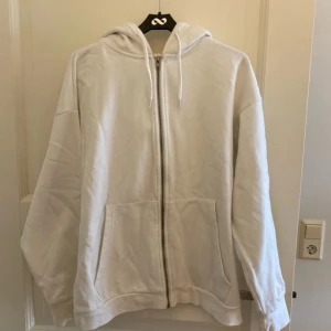 Huvtröja - Inte använd  Vit Huvtröja!