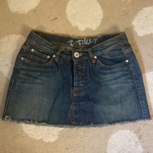 Miniskirt Lågmidjad kjol - Lågmidjad kjol använder inte mer