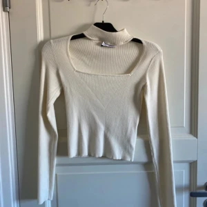 Fint oanvänd! - Endast testad vit Tröja!