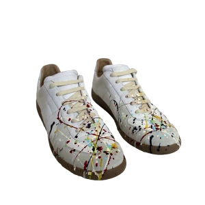 Margiela gats paint splatter - I princip helt nya bara testade Ingen box Köpta på paul n friends Kvitto finns