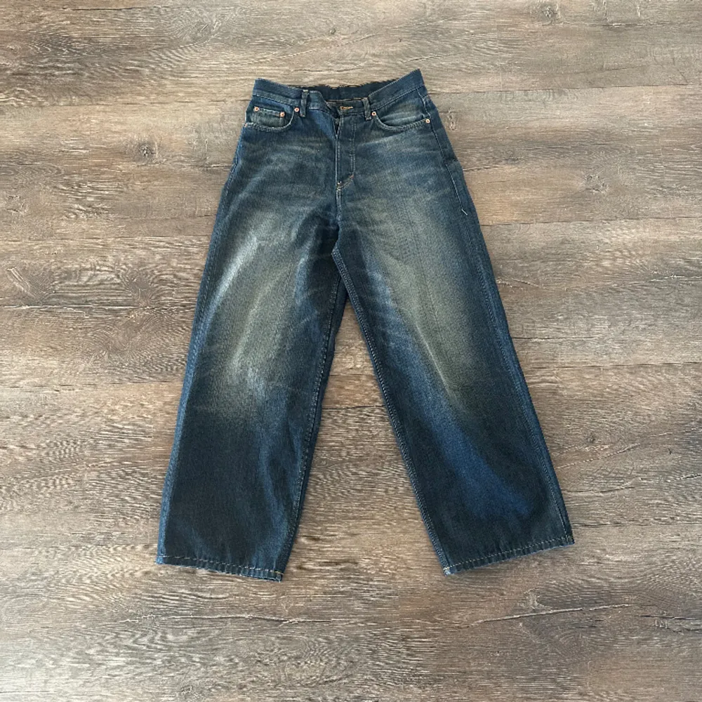 Skriv innan köp Snygga weekday jeans Köpta inte länge sen Bra skick, som nya STORLEK: W28 L32. Jeans & Byxor.