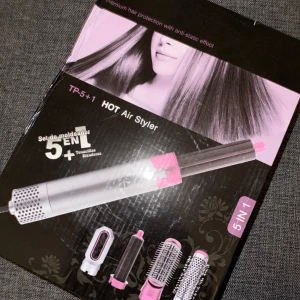 Stylingsverktyg  - Stylingsverktyg till hår med fem olika munstycken, helt ny !!