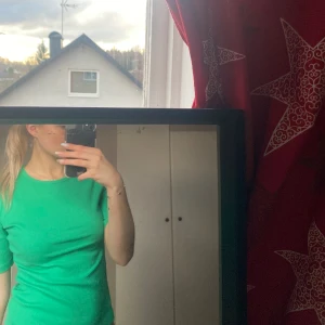 Tröja - En grön tröja typ alldrig använd. 