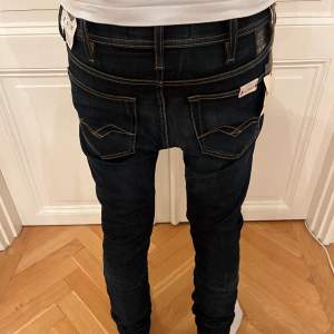 Helt nya Replay jeans Nypris: 1500kr Skick: 10/10 