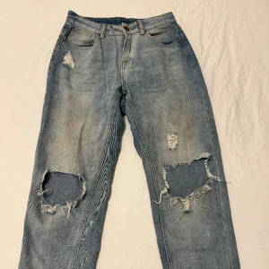 Högmidjade jeans - Storlek XS/34 150kr + frakt