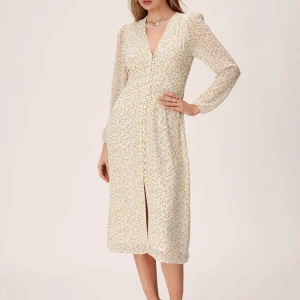 Adoore Paris Lemon Dress - Superfin klänning endast använd ett fåtal gånger. Perfekt nu till sommaren! Dm för mer bilder💕💗✨