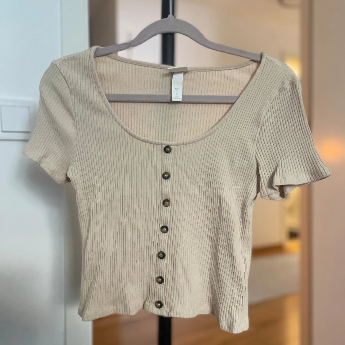 Beige kortärmad topp