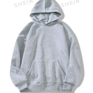 Säljer denna hoodien från shein då jag inte använder den, skriv för egna bilder🤍