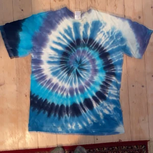 Batik tröja  - Super cool blå t-shirt❤️