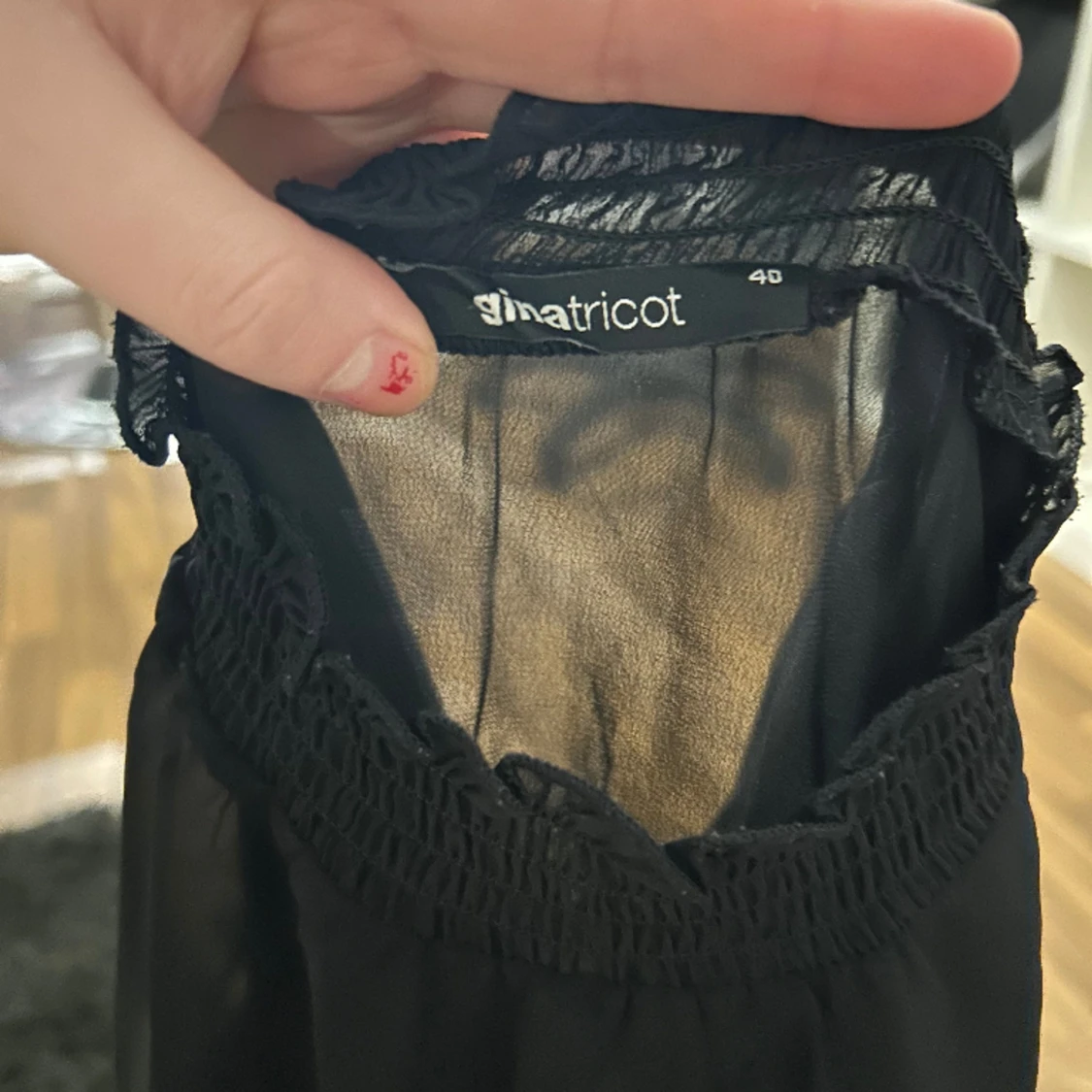 Fin blus från ginatricot  - 90