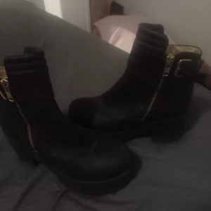 Johnny bulls stövlar - Snygga boots perfekt till våren  Använd ett fåtal gånger  