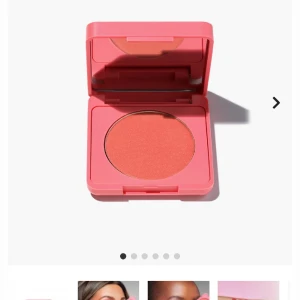 Caia matte blush  - Cake pop  Fick i min julkalender men har redan exakt samma!  Kan tänka mig gå ner i pris!