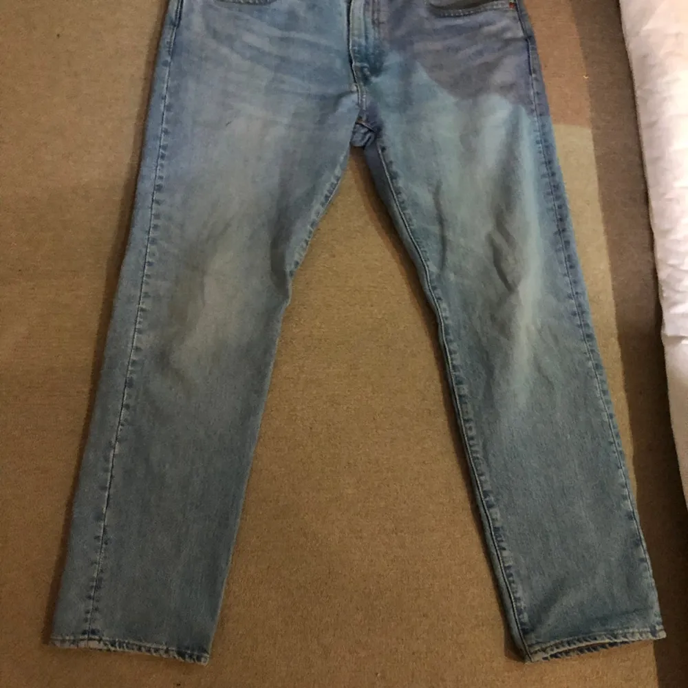 Levis byxor som inte längre används då dom är för korta för mig. Inga defekter eller så.. Jeans & Byxor.