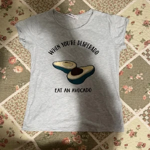 T-shirt med gulligt tryck - En otroligt gullig tröja som du kan ha på dig överallt!