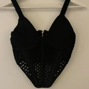 Korsett - Korsett/topp ifrån Manière de voir. Helt ny med prislappen kvar.💕