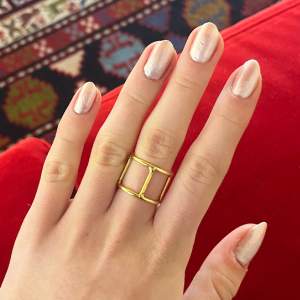 Jättefin guld ring som är handgjord i Italien så den är unik! 