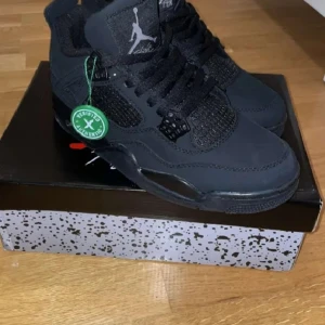 Jordan  - Snygga jordans 4 pris kan diskuteras