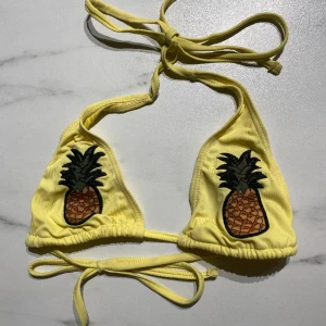 Bikinitopp - Söt bikinitopp, finns ingen storlek på men ca xs/s💛